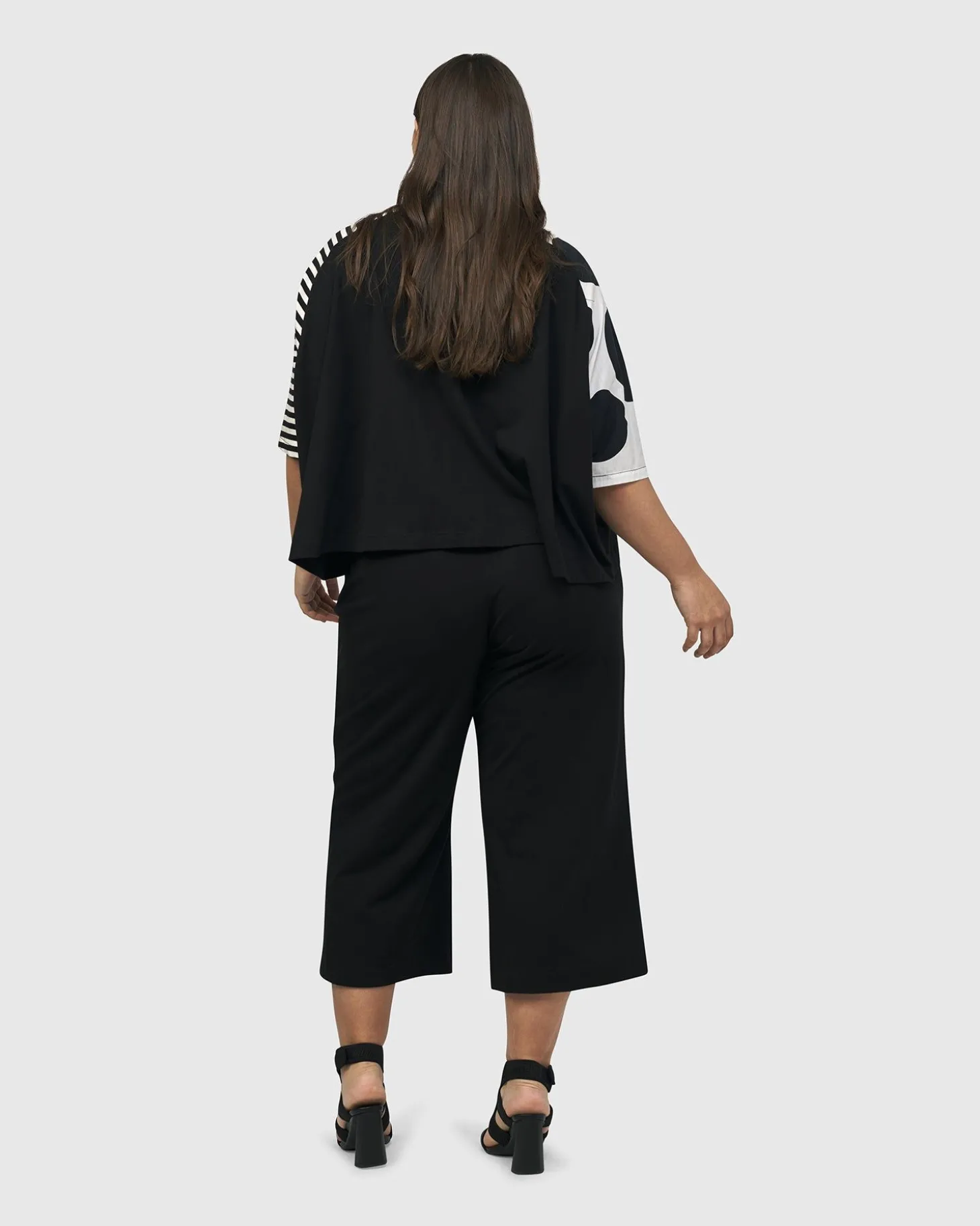 Women Alembika Urban Commuter Tee, Mono