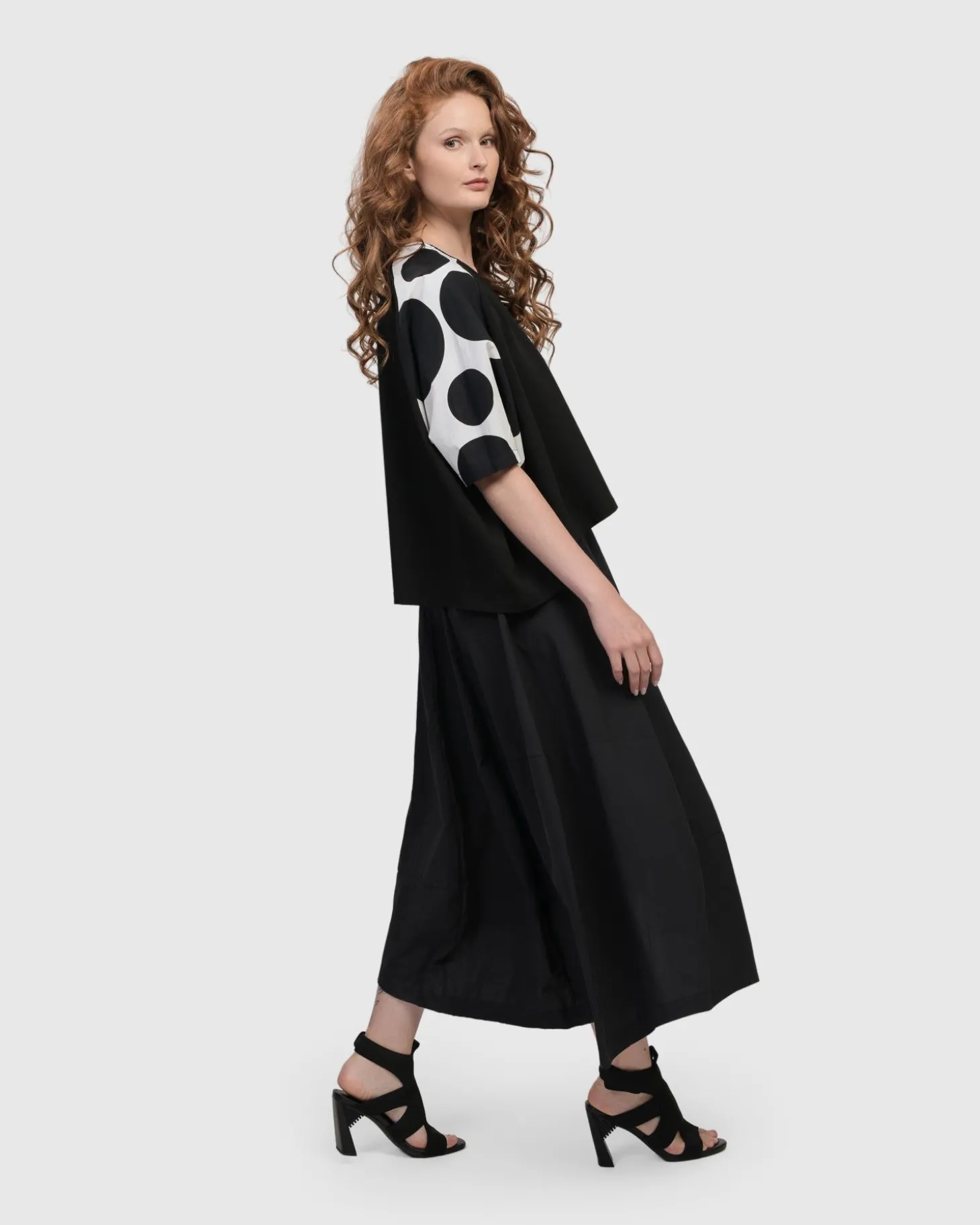 Women Alembika Urban Commuter Tee, Mono