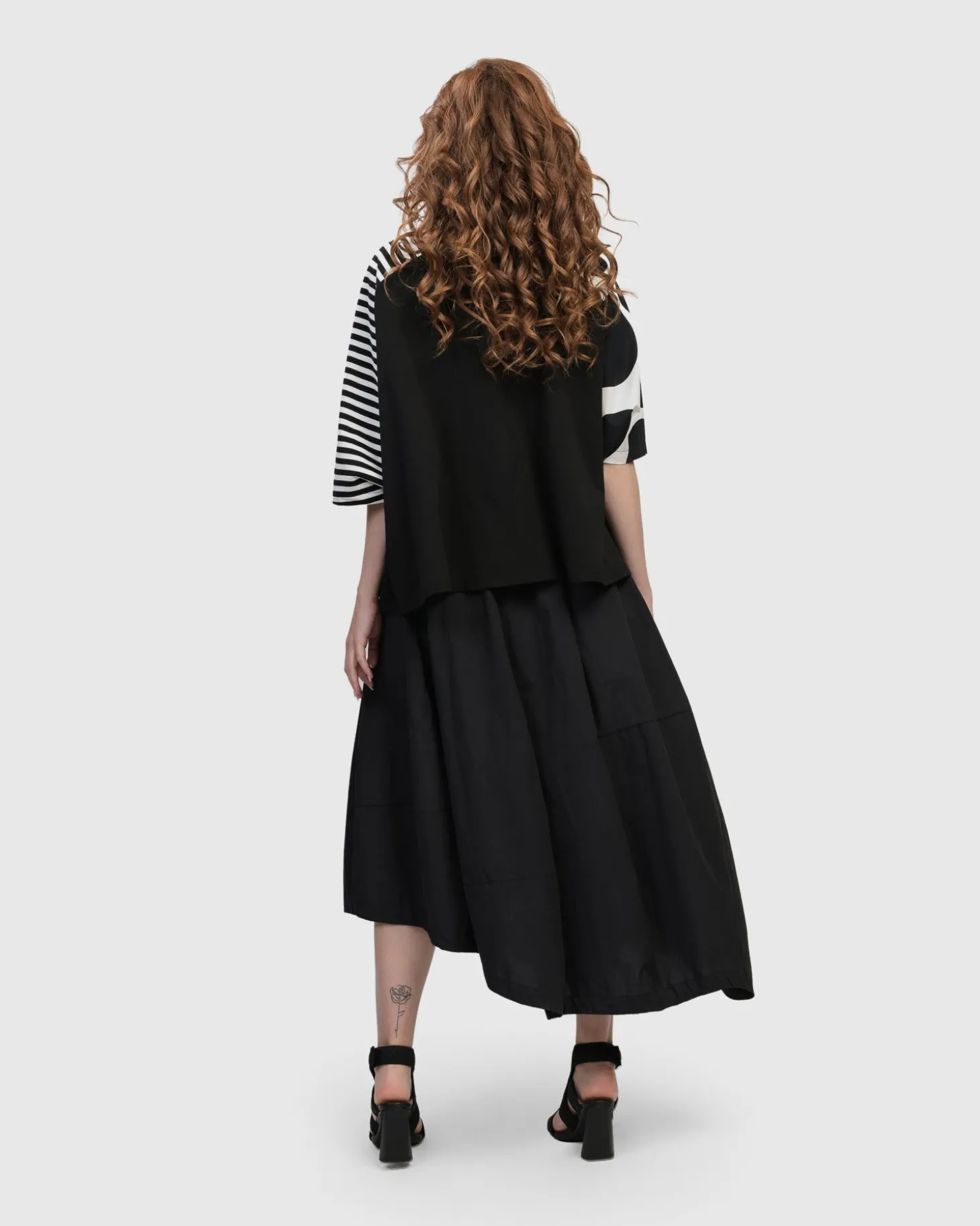 Women Alembika Urban Commuter Tee, Mono
