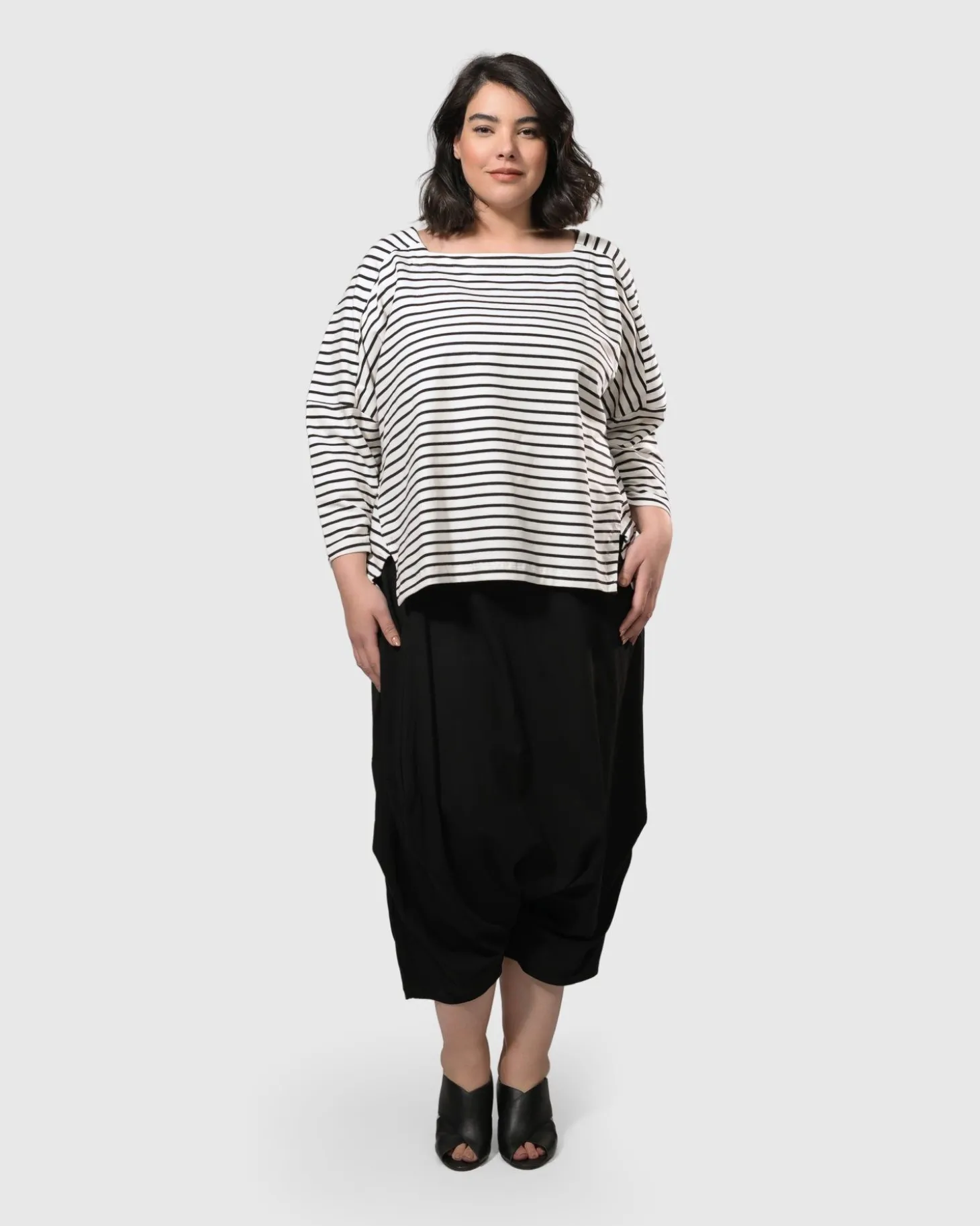 Women Alembika Urban Crop Harem Pants, Black