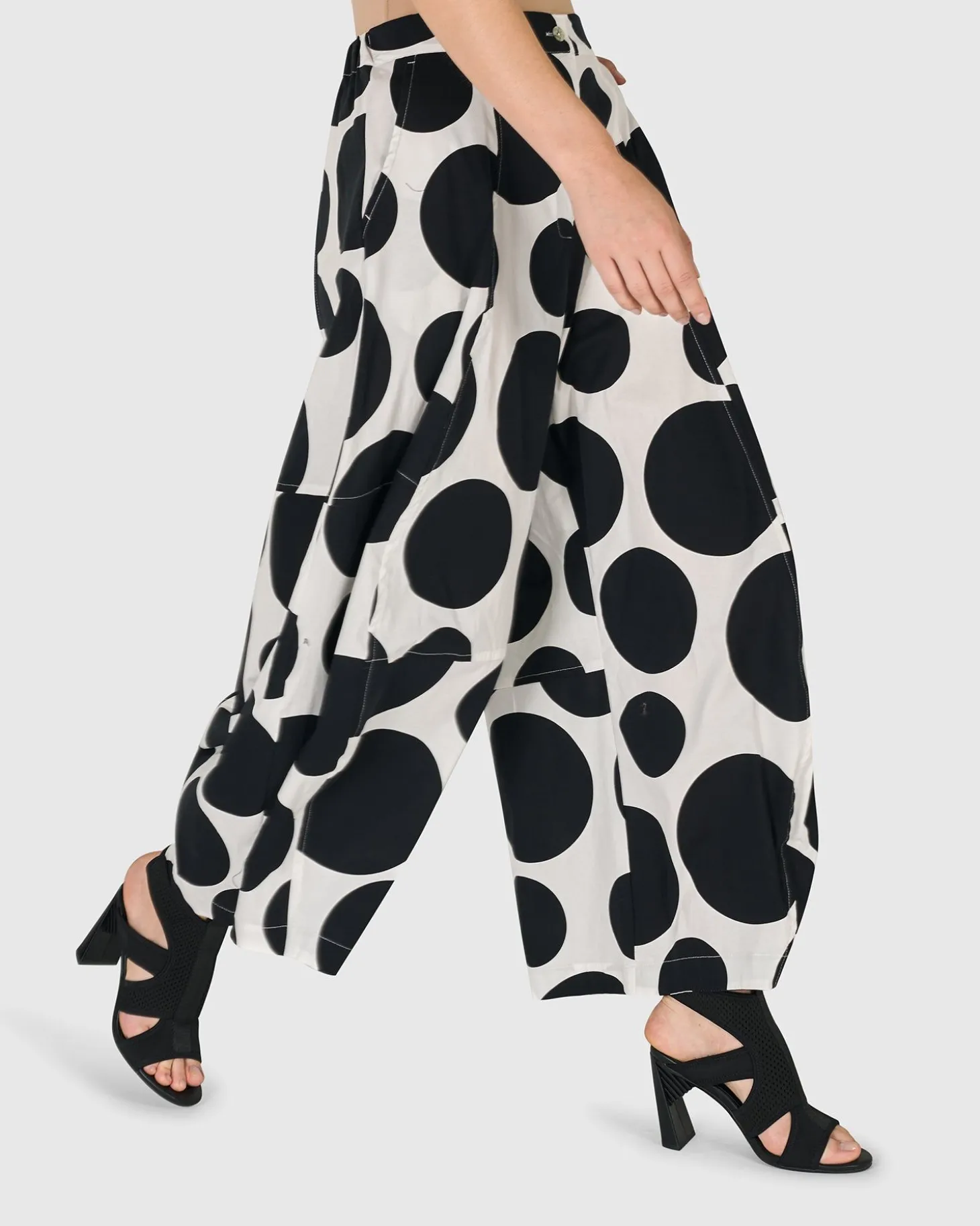 Women Alembika Urban Dot Balloon Pants, Mono