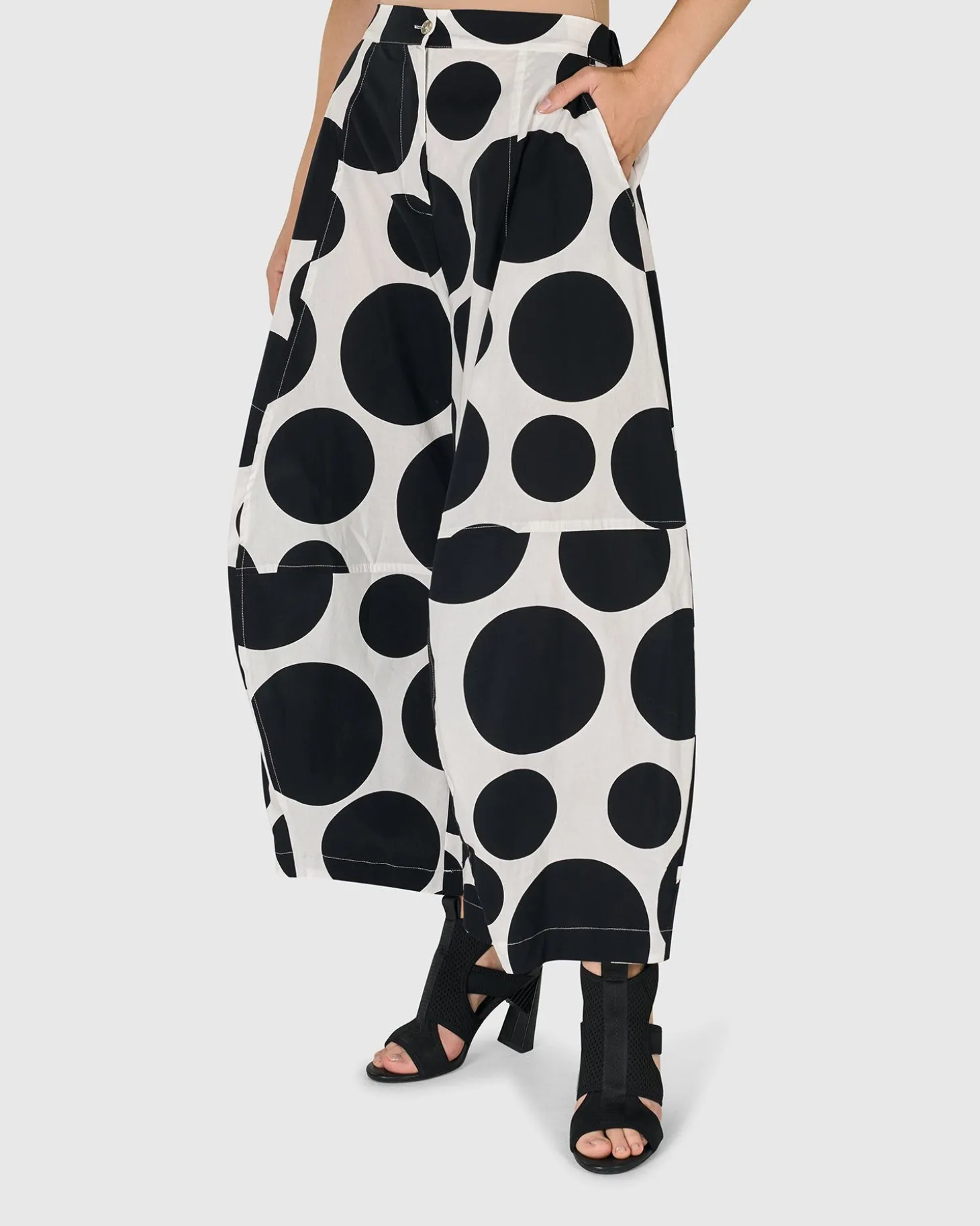 Women Alembika Urban Dot Balloon Pants, Mono