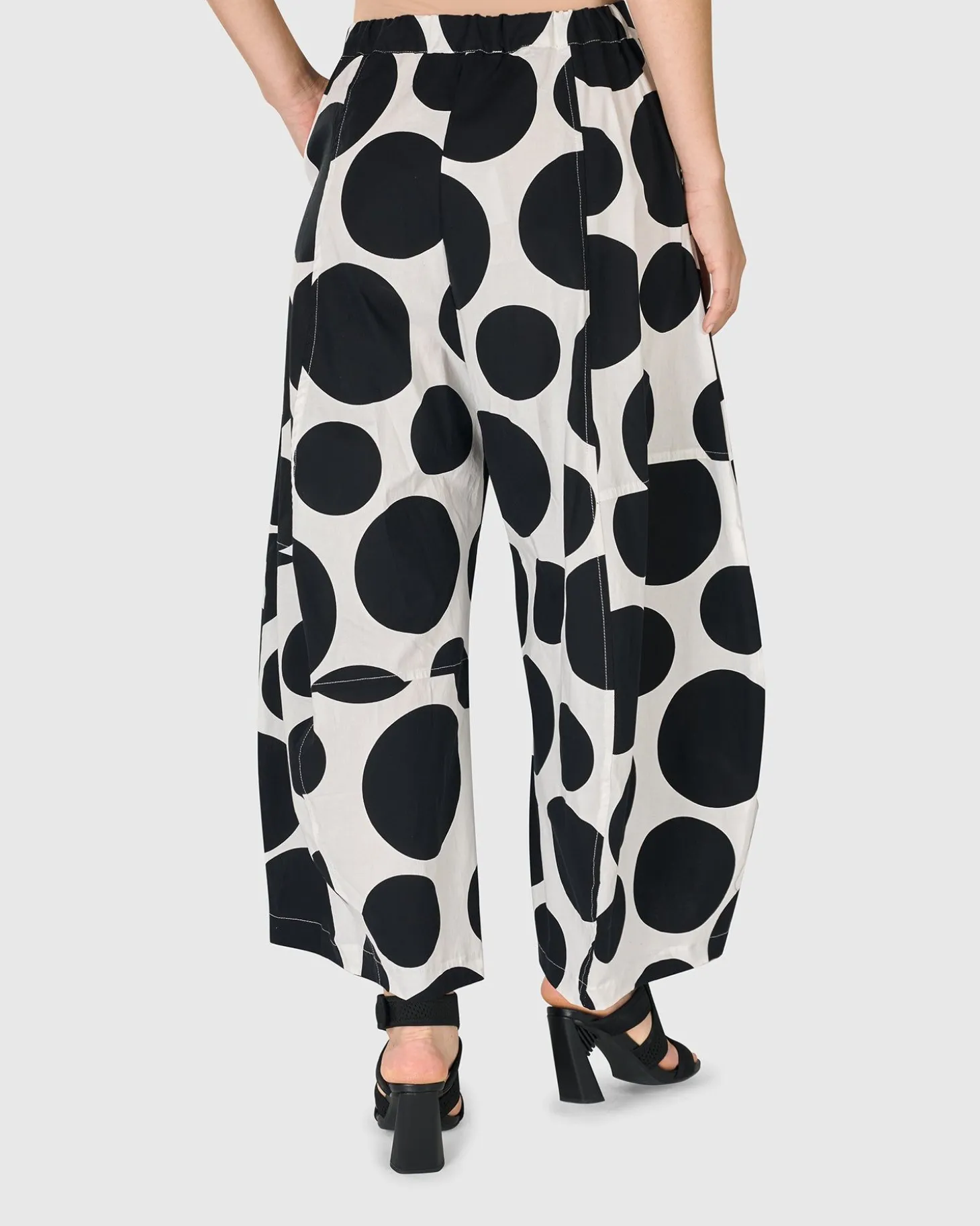 Women Alembika Urban Dot Balloon Pants, Mono
