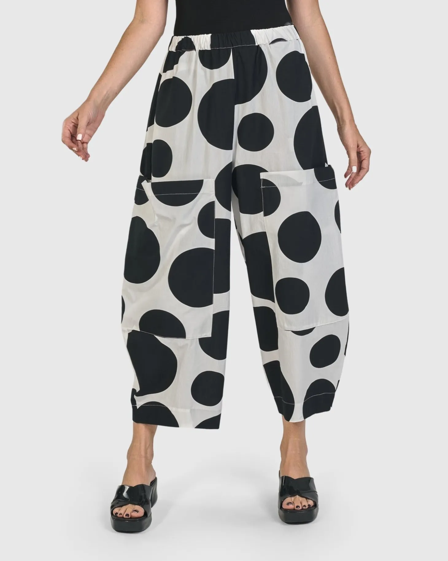 Women Alembika Urban Dot Barrel Pants, Mono