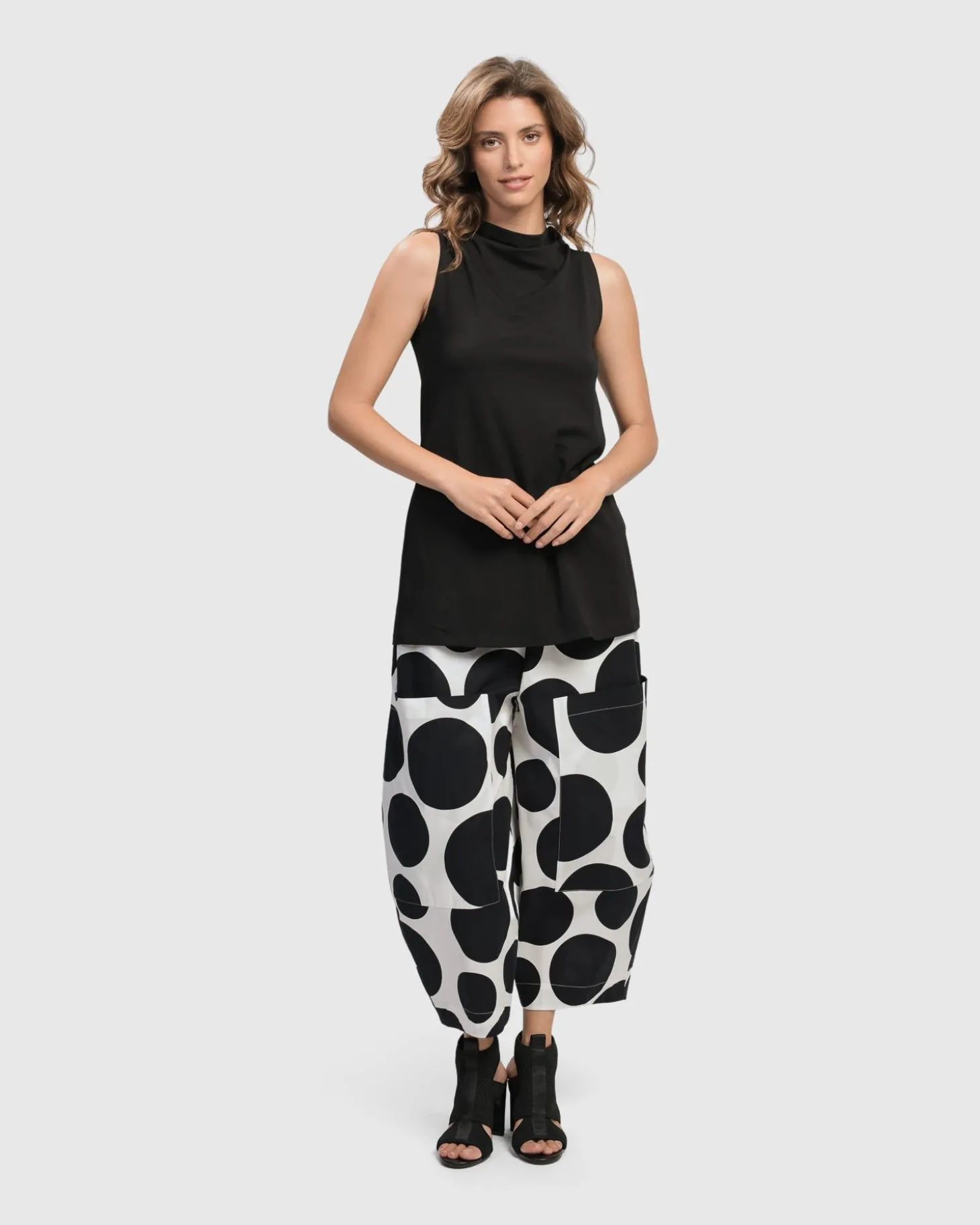 Women Alembika Urban Dot Barrel Pants, Mono