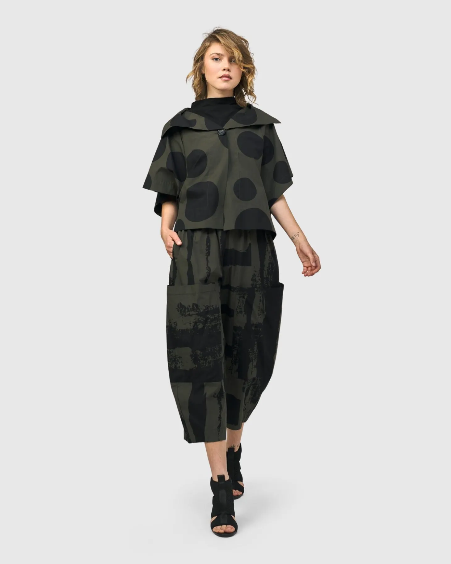 Women Alembika Urban Dots Kiku Cape Jacket, Khaki