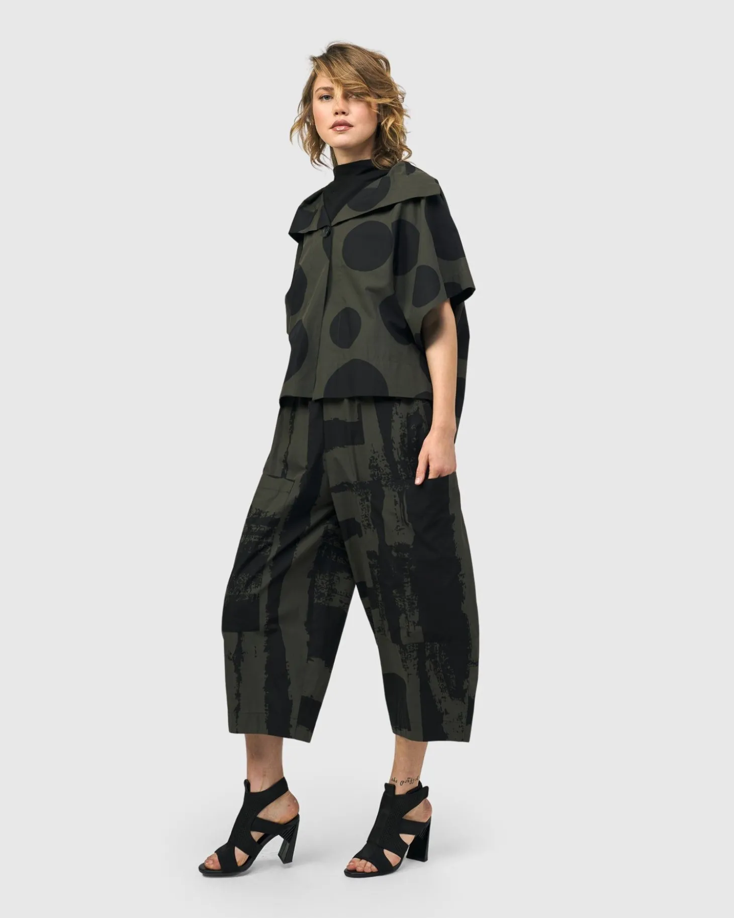 Women Alembika Urban Dots Kiku Cape Jacket, Khaki