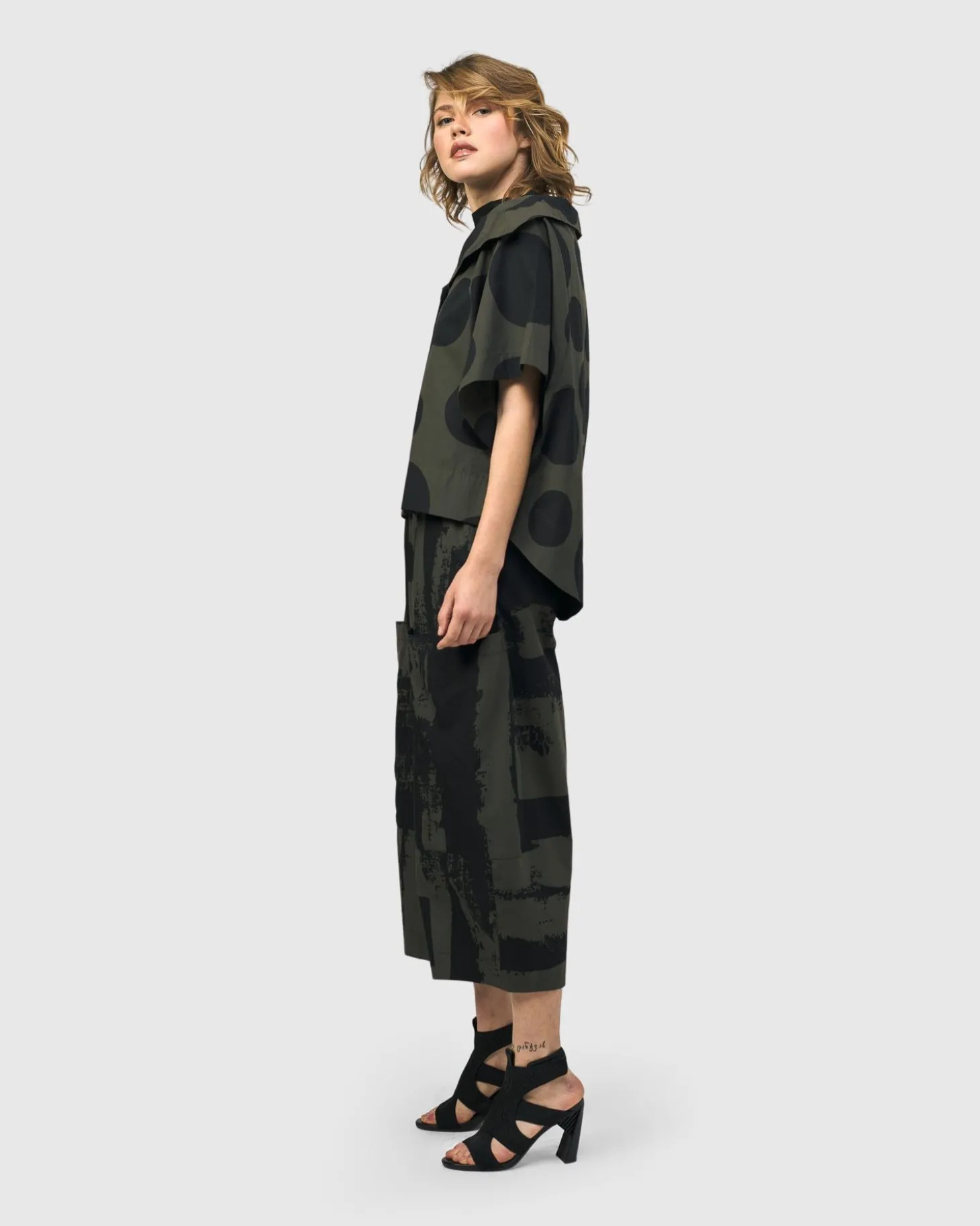 Women Alembika Urban Dots Kiku Cape Jacket, Khaki