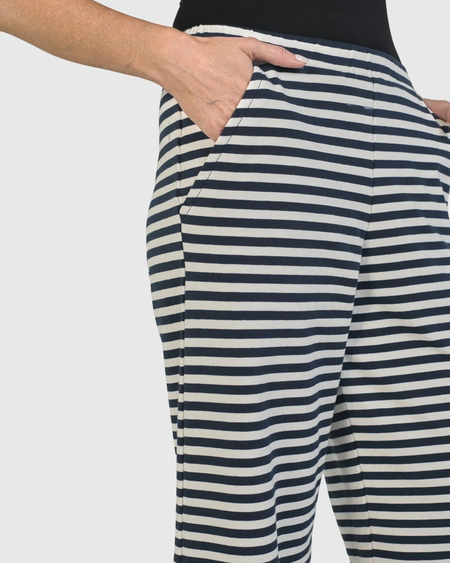 Women Alembika Urban Lagoa Striped Pants, Navy