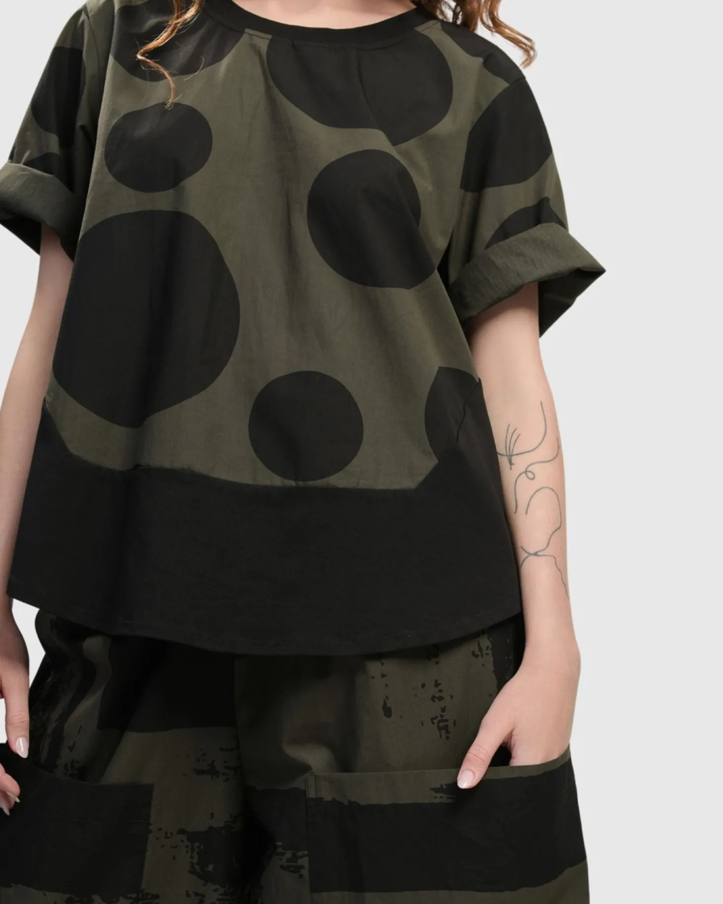 Women Alembika Urban Miyazaki Dots Tee, Khaki
