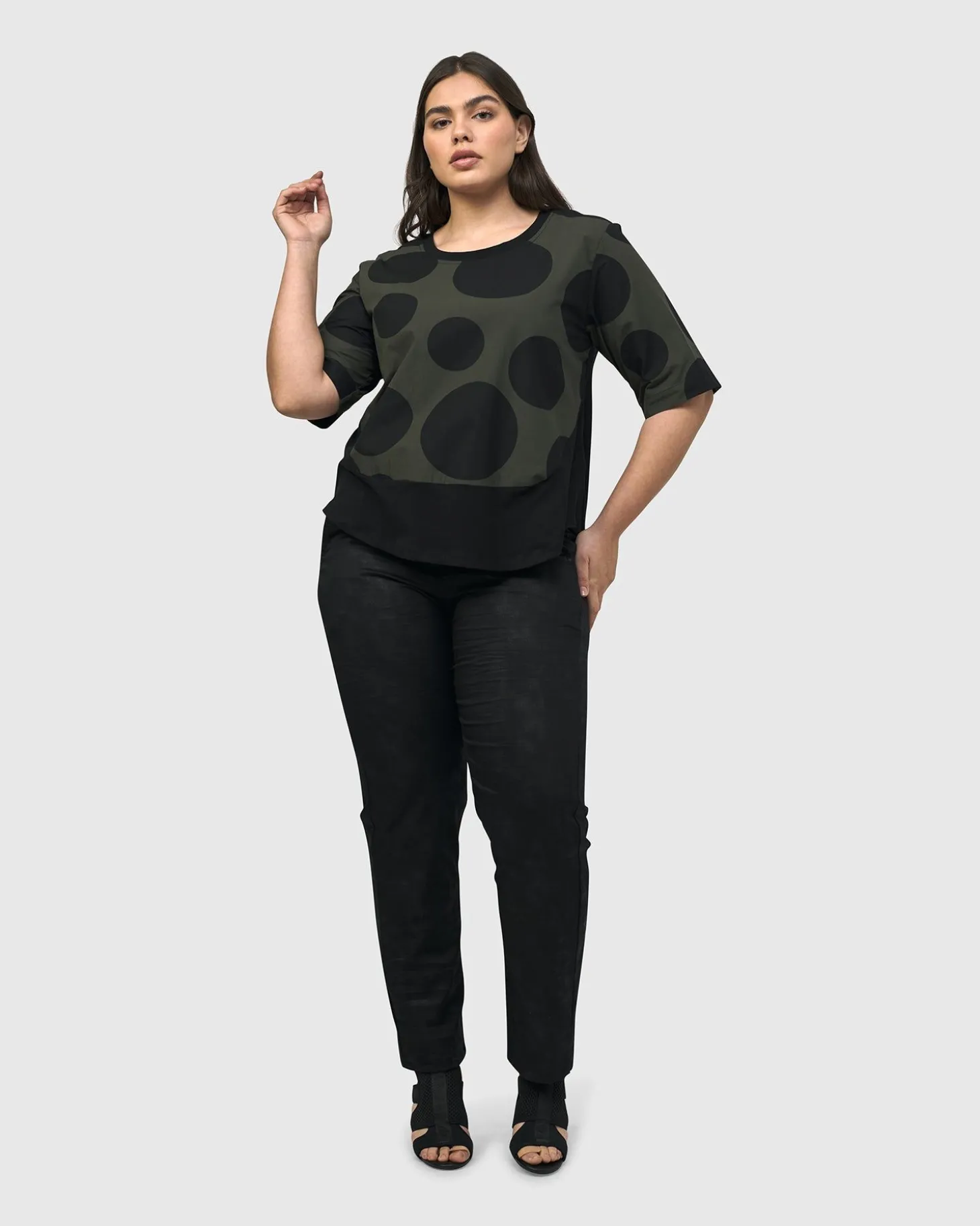 Women Alembika Urban Miyazaki Dots Tee, Khaki