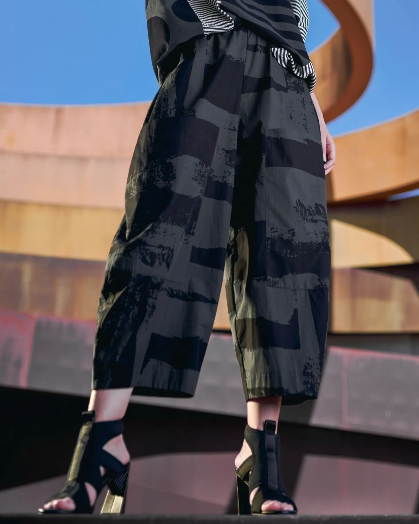 Women Alembika Urban Origami Barrel Pants, Khaki