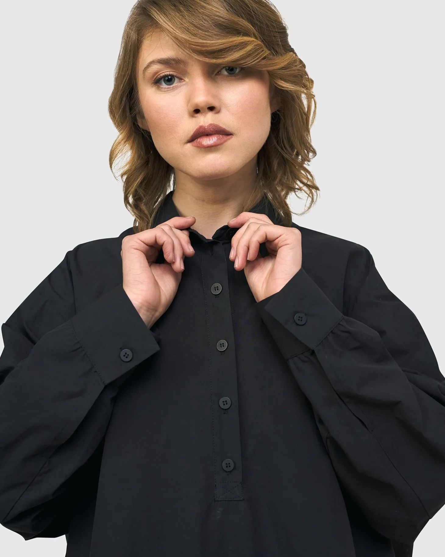 Women Alembika Urban Oversized Trapeze Shirt, Black