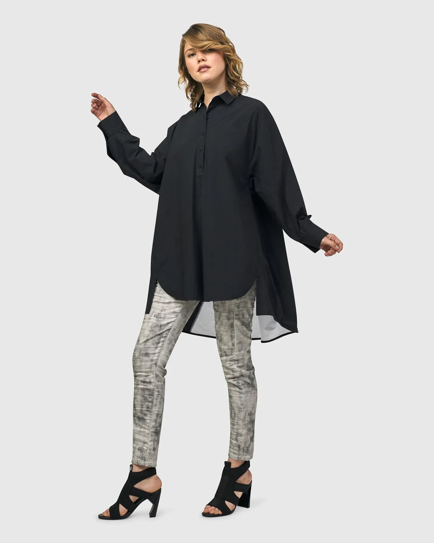 Women Alembika Urban Oversized Trapeze Shirt, Black