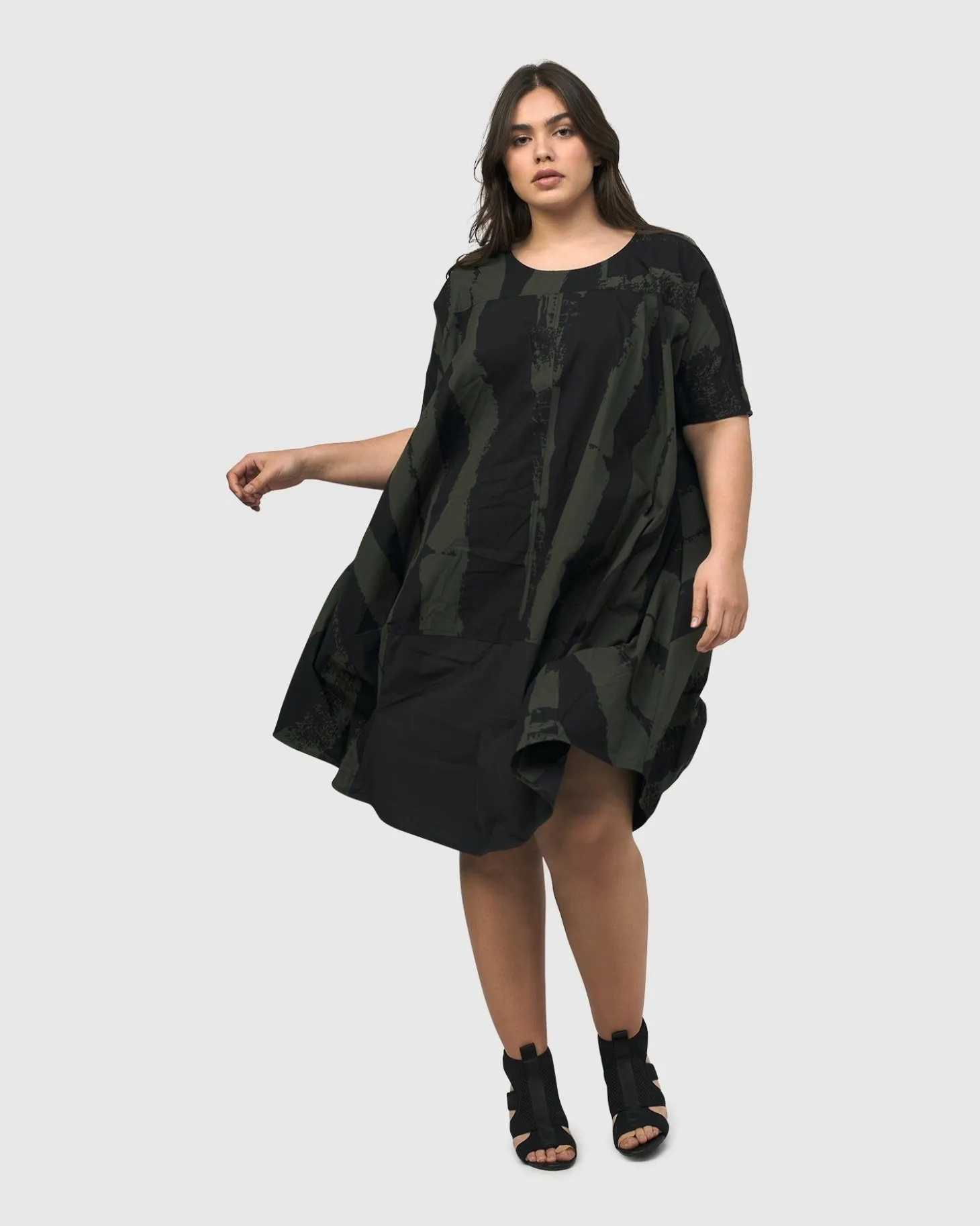 Women Alembika Urban Sake Muumuu Dress, Khaki