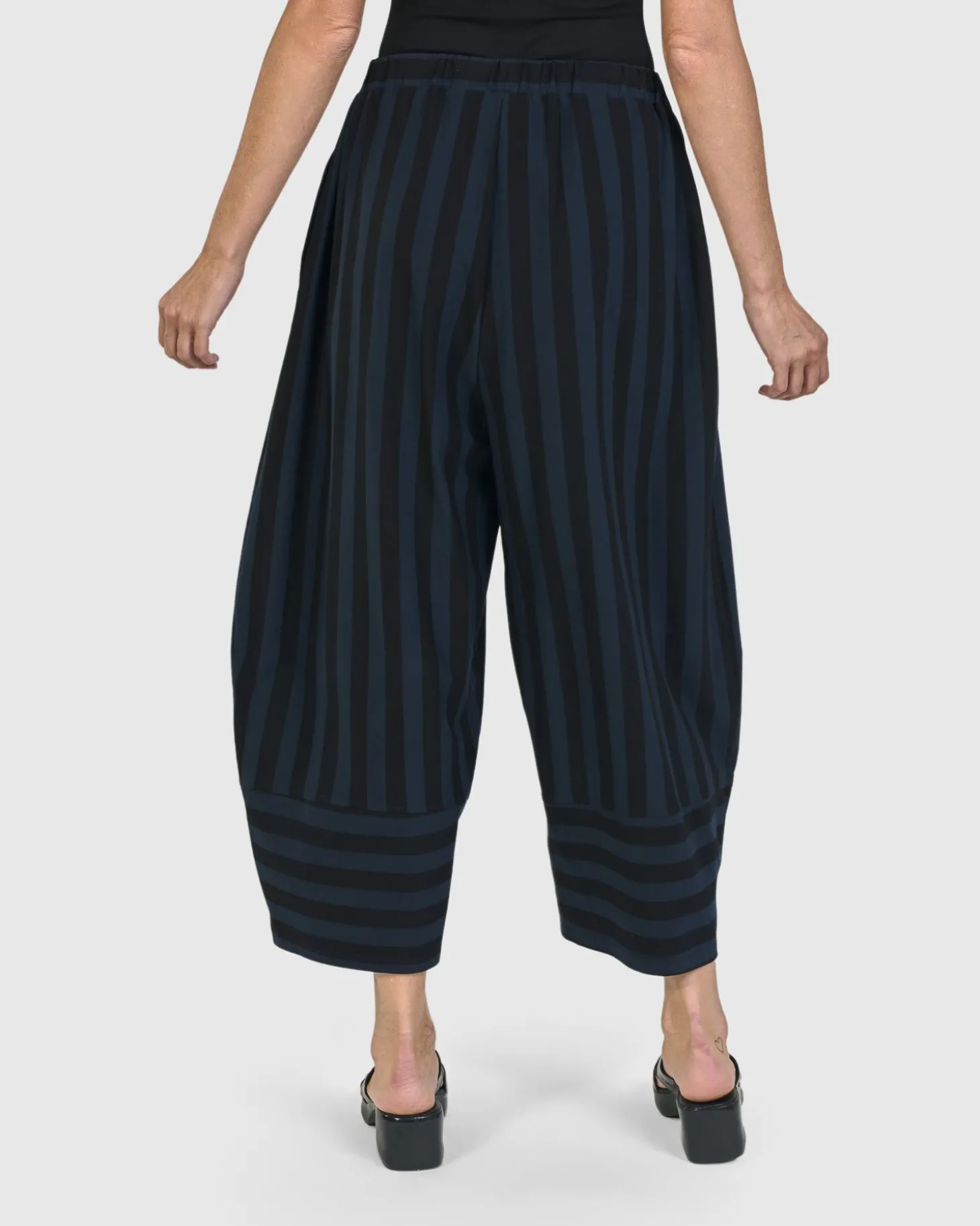 Women Alembika Urban Skyfall Lantern Pants, Navy