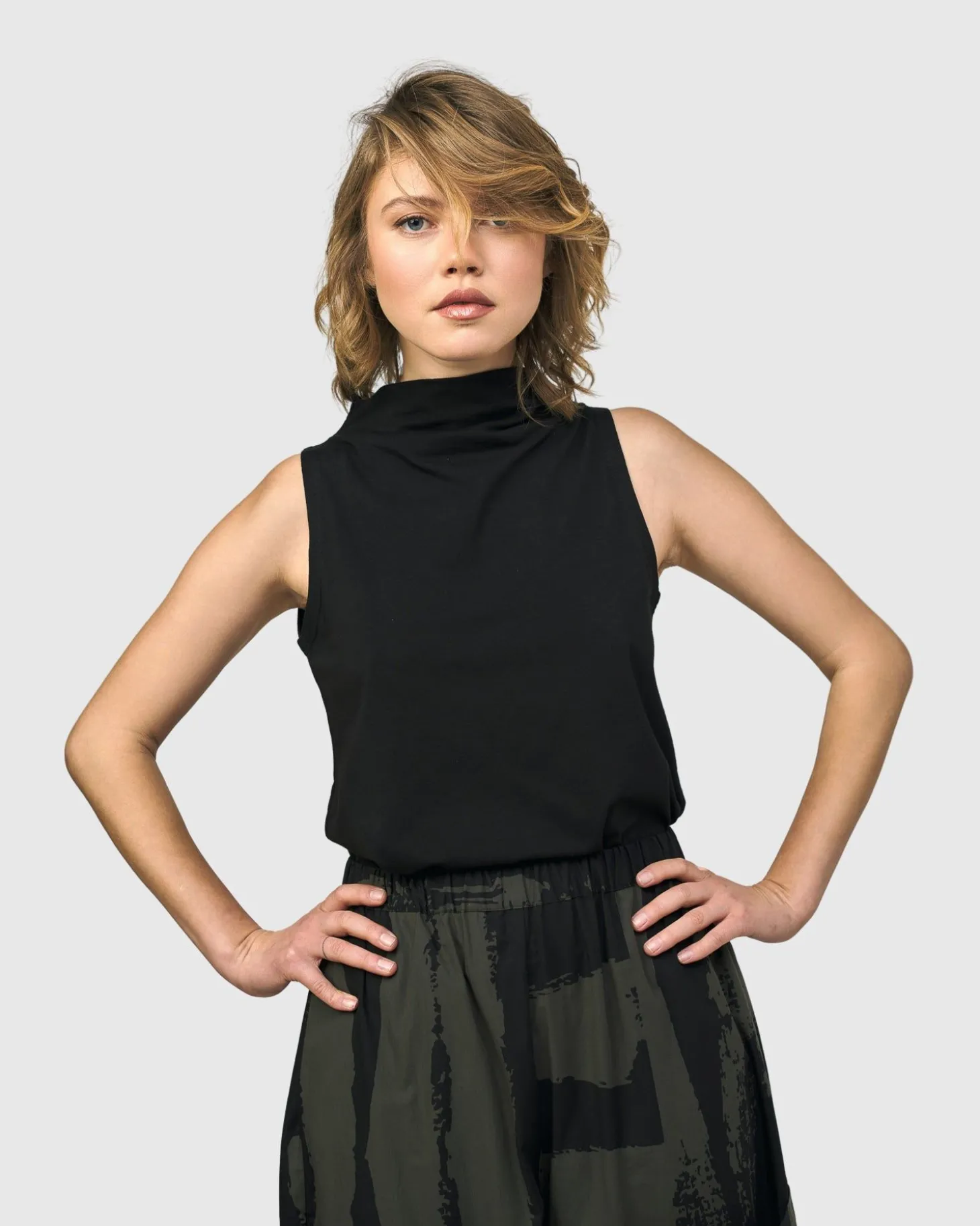 Women Alembika Urban Sleeveless Mockneck Top, Black