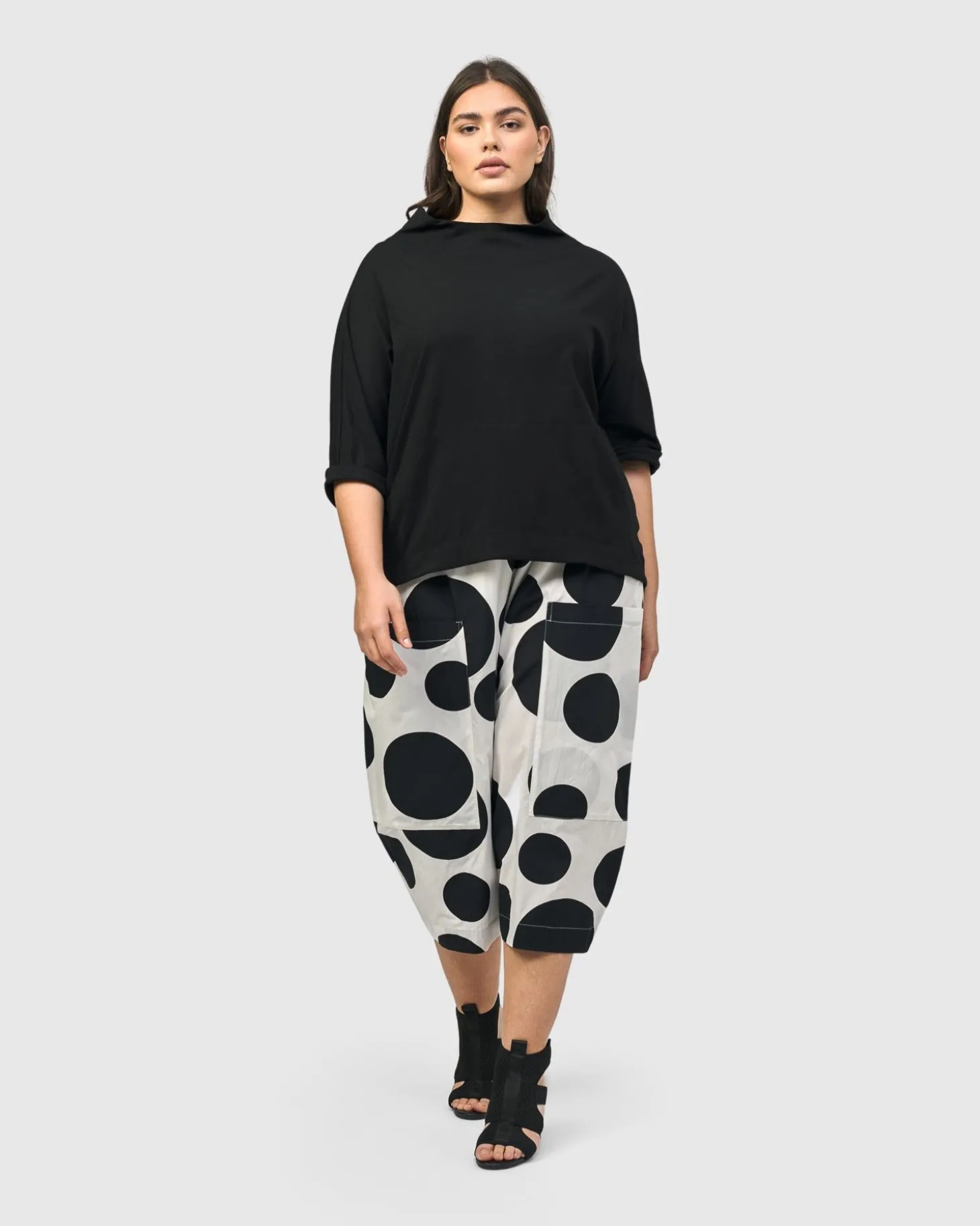 Women Alembika Urban Wanderer Sweatshirt, Black