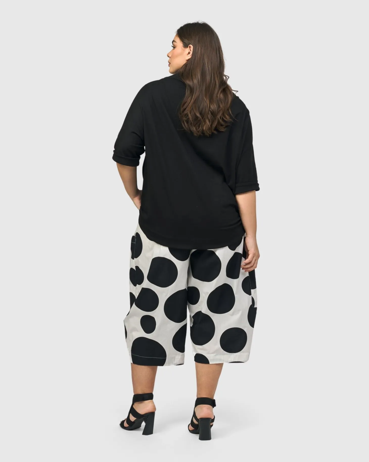 Women Alembika Urban Wanderer Sweatshirt, Black